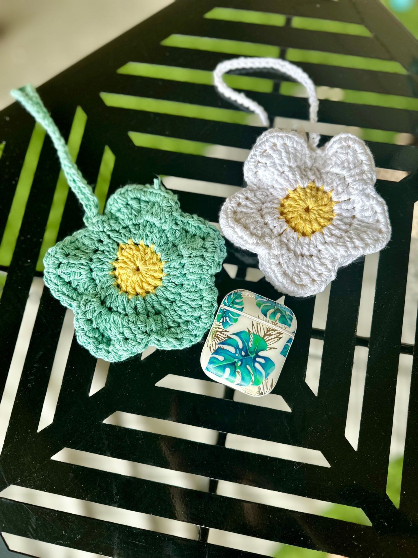 Flower Airpod holder